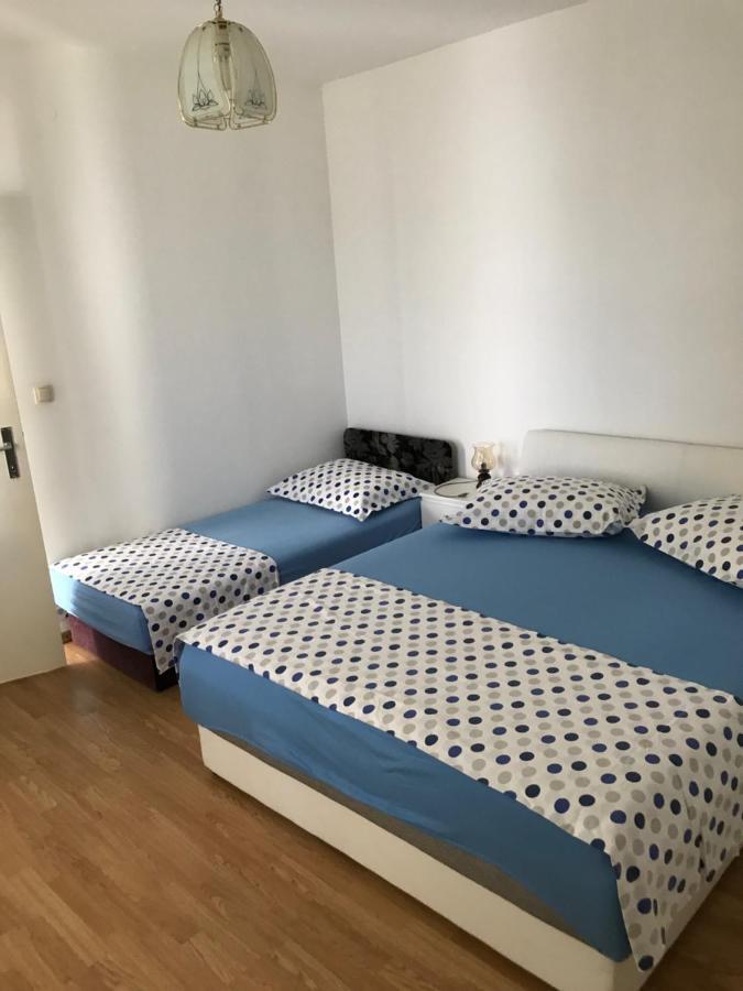 Tona Apartments 特罗吉尔 外观 照片