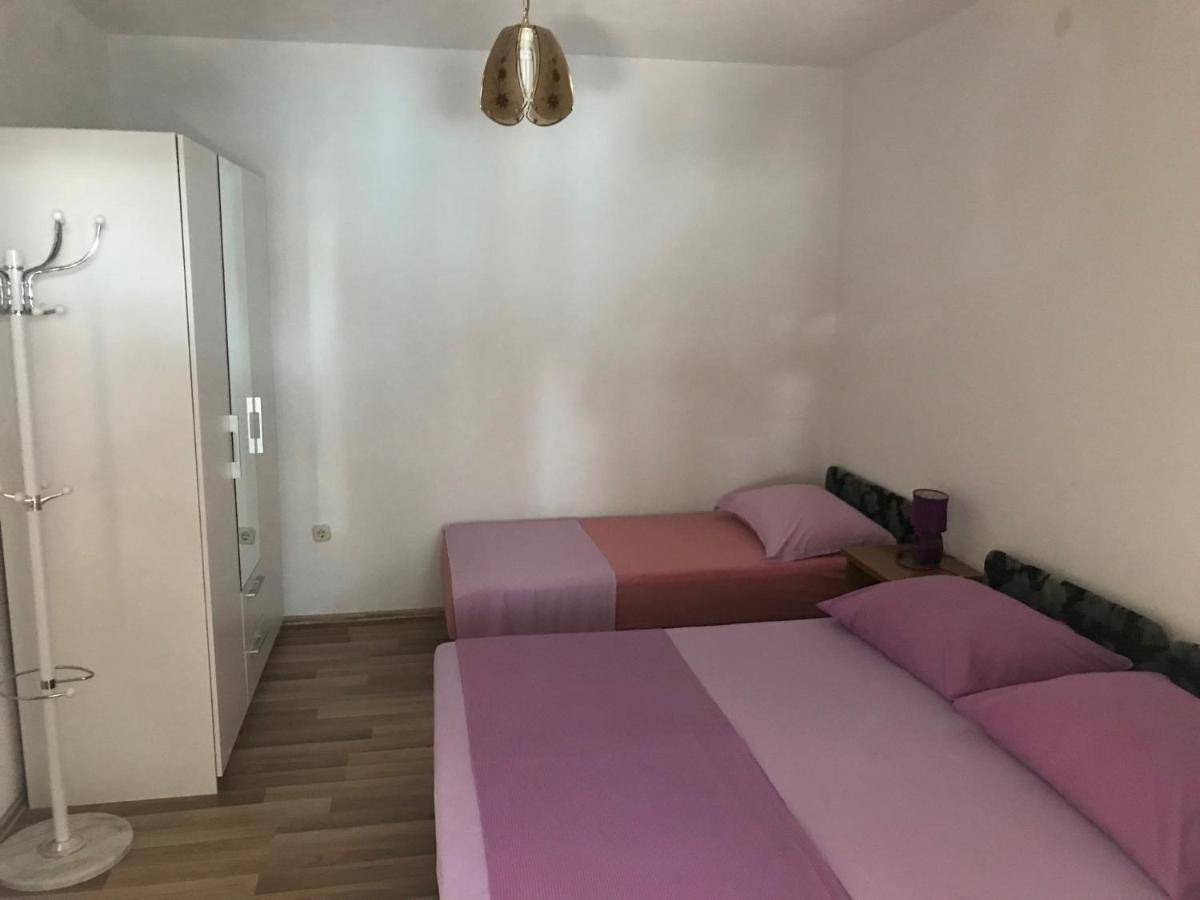 Tona Apartments 特罗吉尔 外观 照片