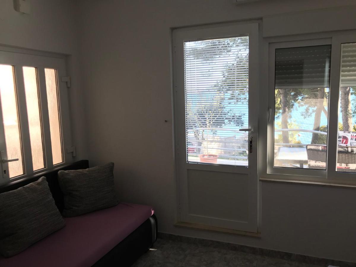 Tona Apartments 特罗吉尔 外观 照片