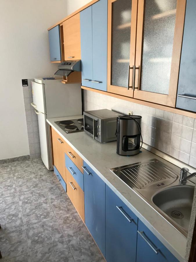 Tona Apartments 特罗吉尔 外观 照片